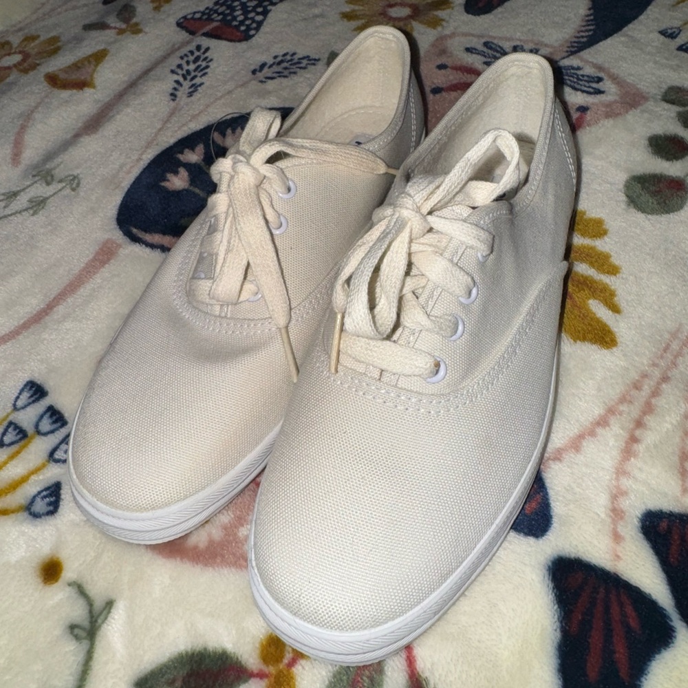 Keds Vintage Canvas Lace-Up Off White Sneakers 5.5 Women Men 4 NWT Cream Shoes - Picture 3 of 9